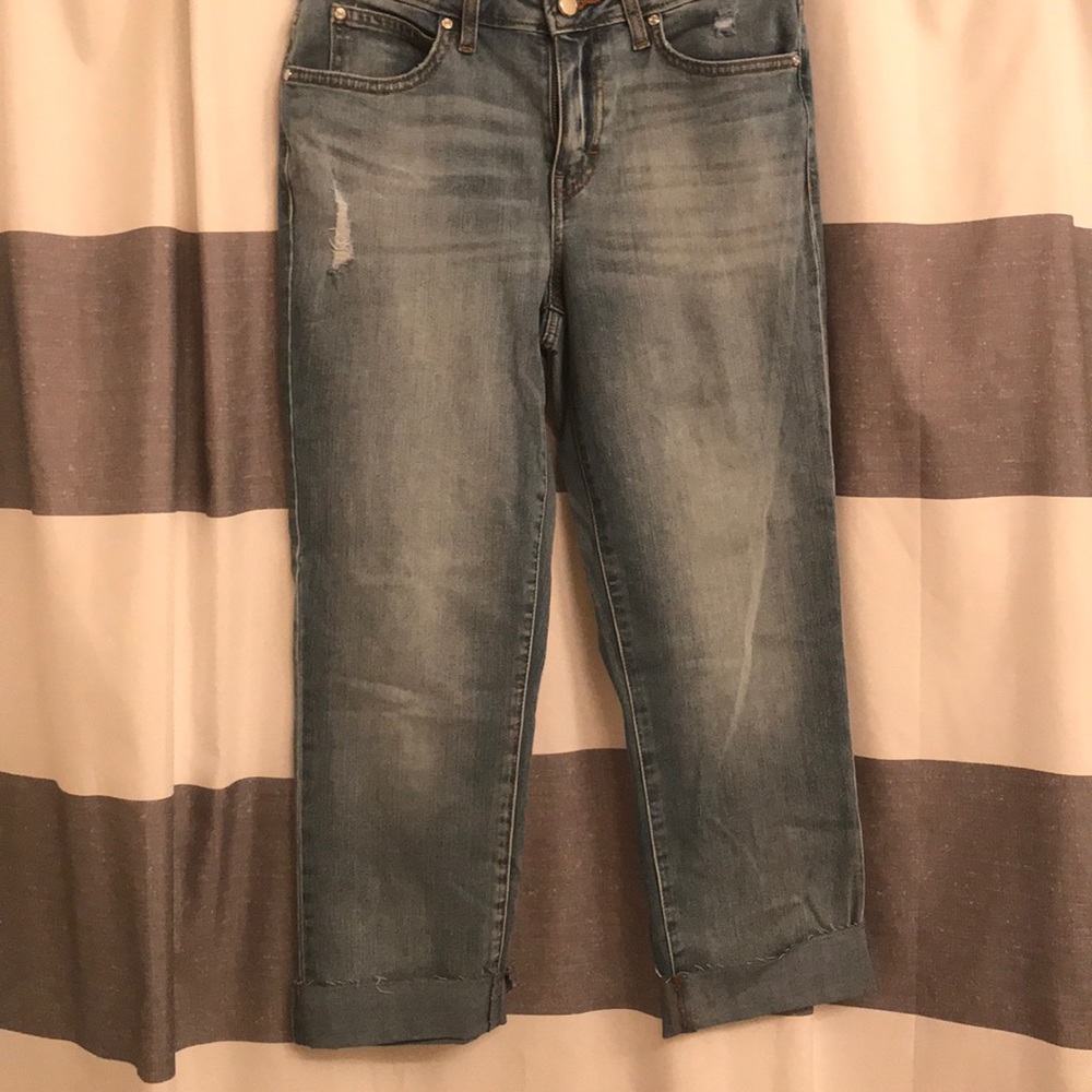 JLo Capri jeans size 8 only wore once.asking $42